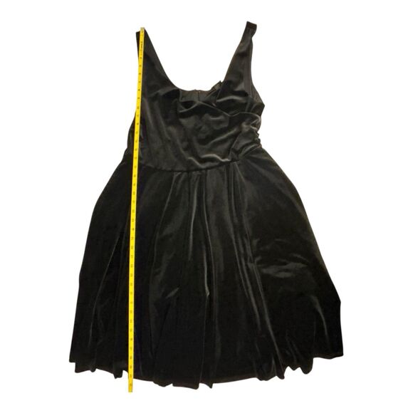 Torrid Black Velvet Surplice Dress A-line Sleeveless V-neck Party Prom Size 12 - Picture 6 of 16
